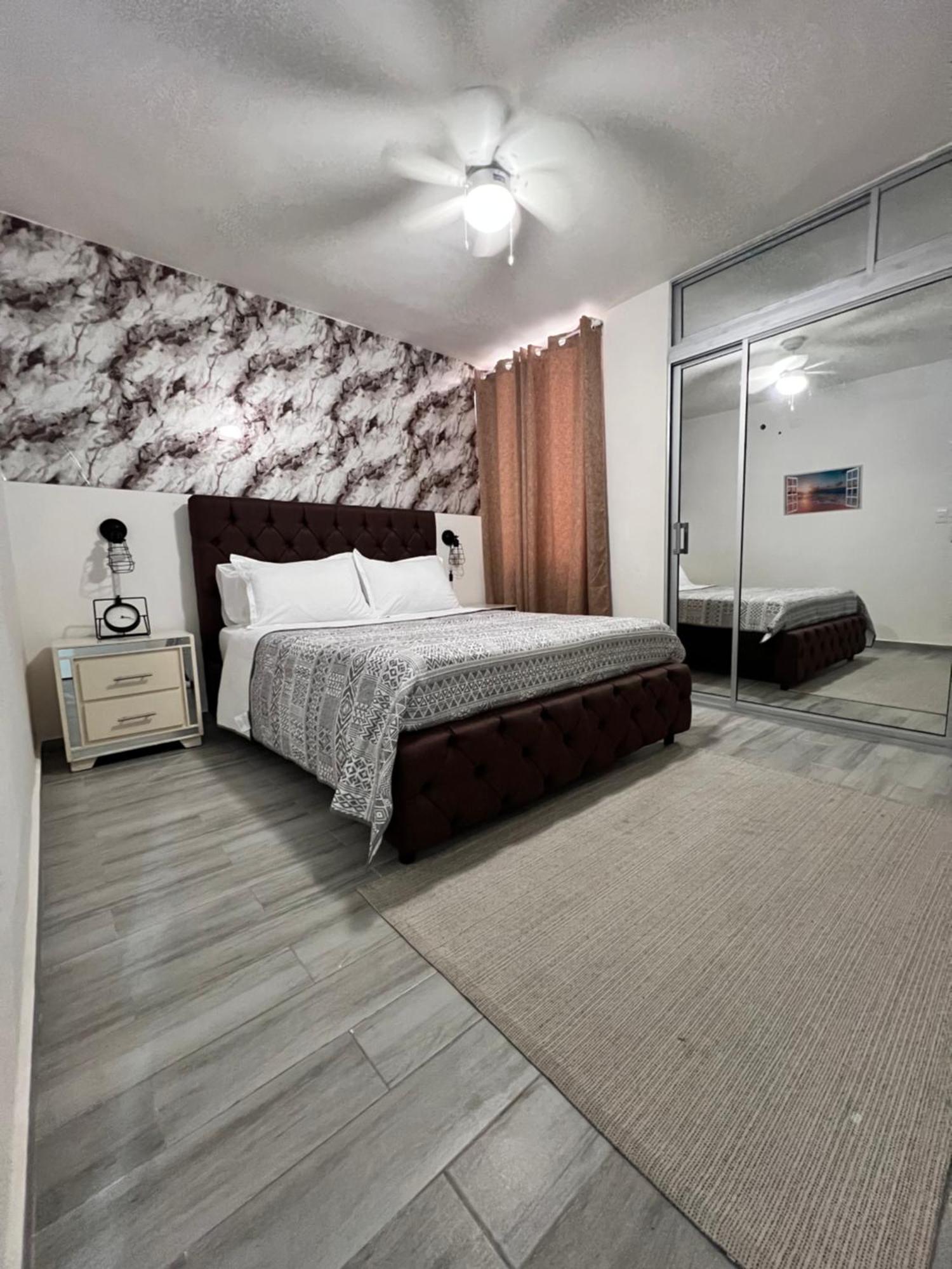 Lovely 3 Bedroom Condo Near Downtown And Foodies ปุนตากานา ภายนอก รูปภาพ