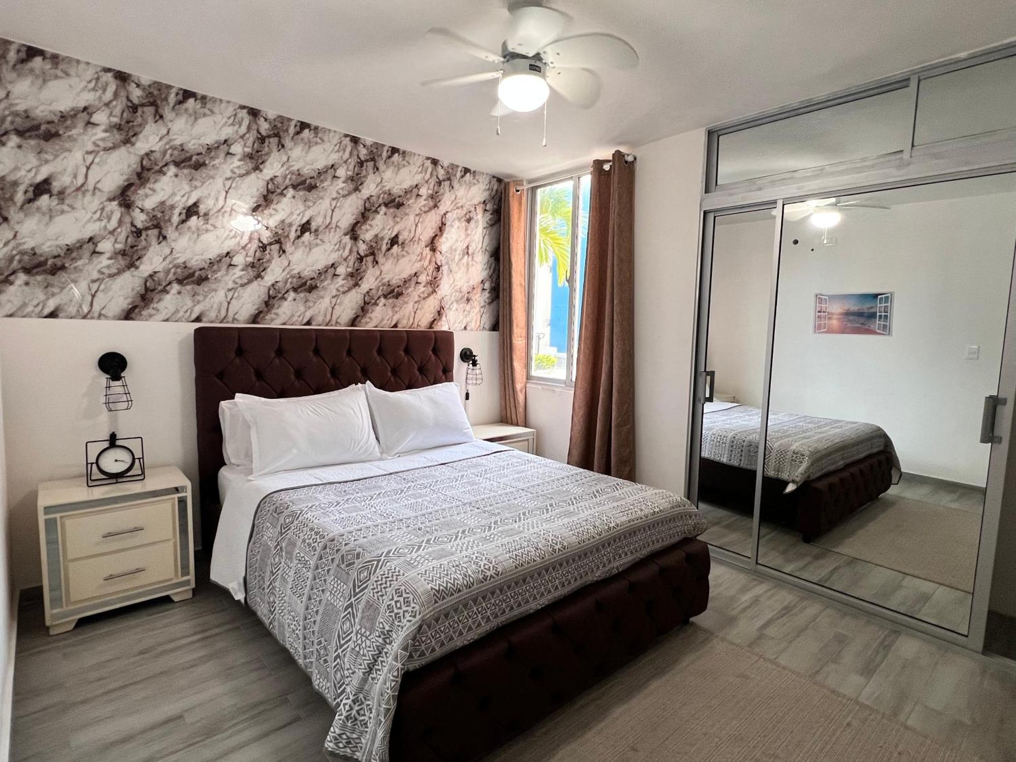 Lovely 3 Bedroom Condo Near Downtown And Foodies ปุนตากานา ภายนอก รูปภาพ